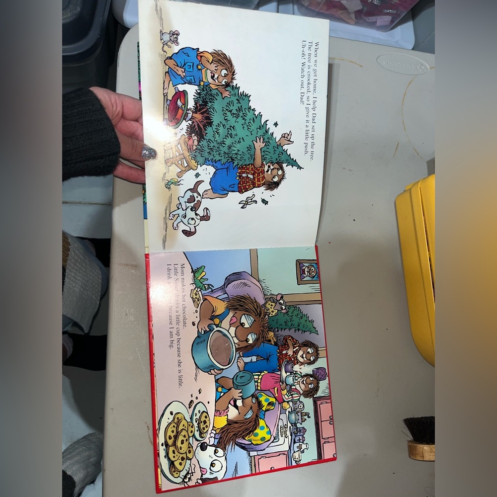 CHRISTMAS BOOK - Picture 3 of 5